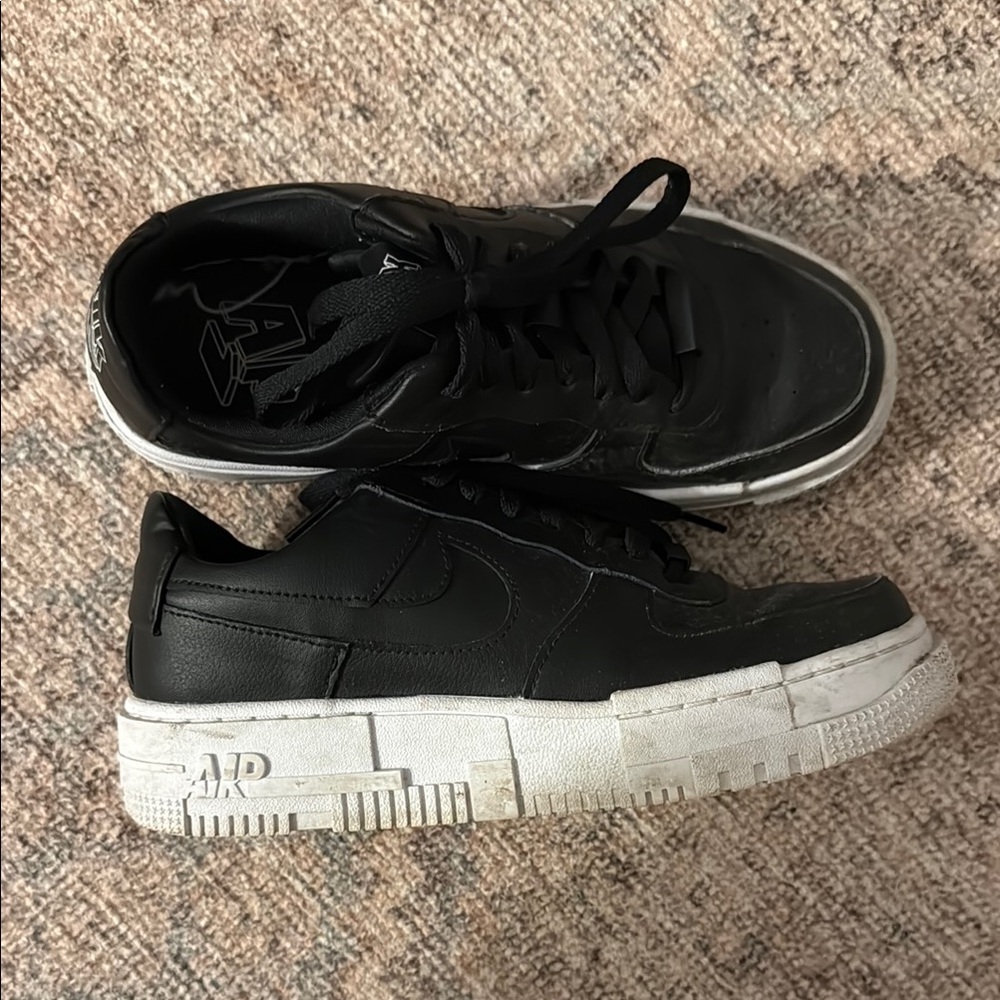 Nike Black and White Sneakers Sleek Urban Design